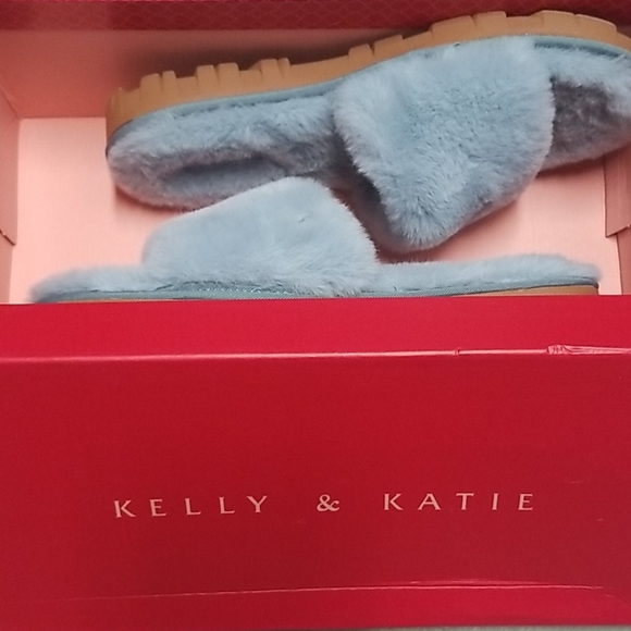 Plush Furry Slide Sandals - Picture 8 of 10